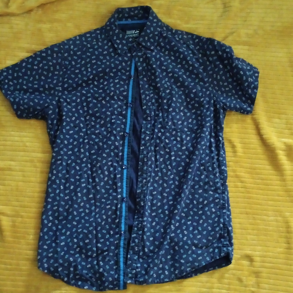 Men's small monument button up